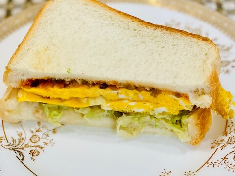 【朝食】卵と焼きキャベツサンド